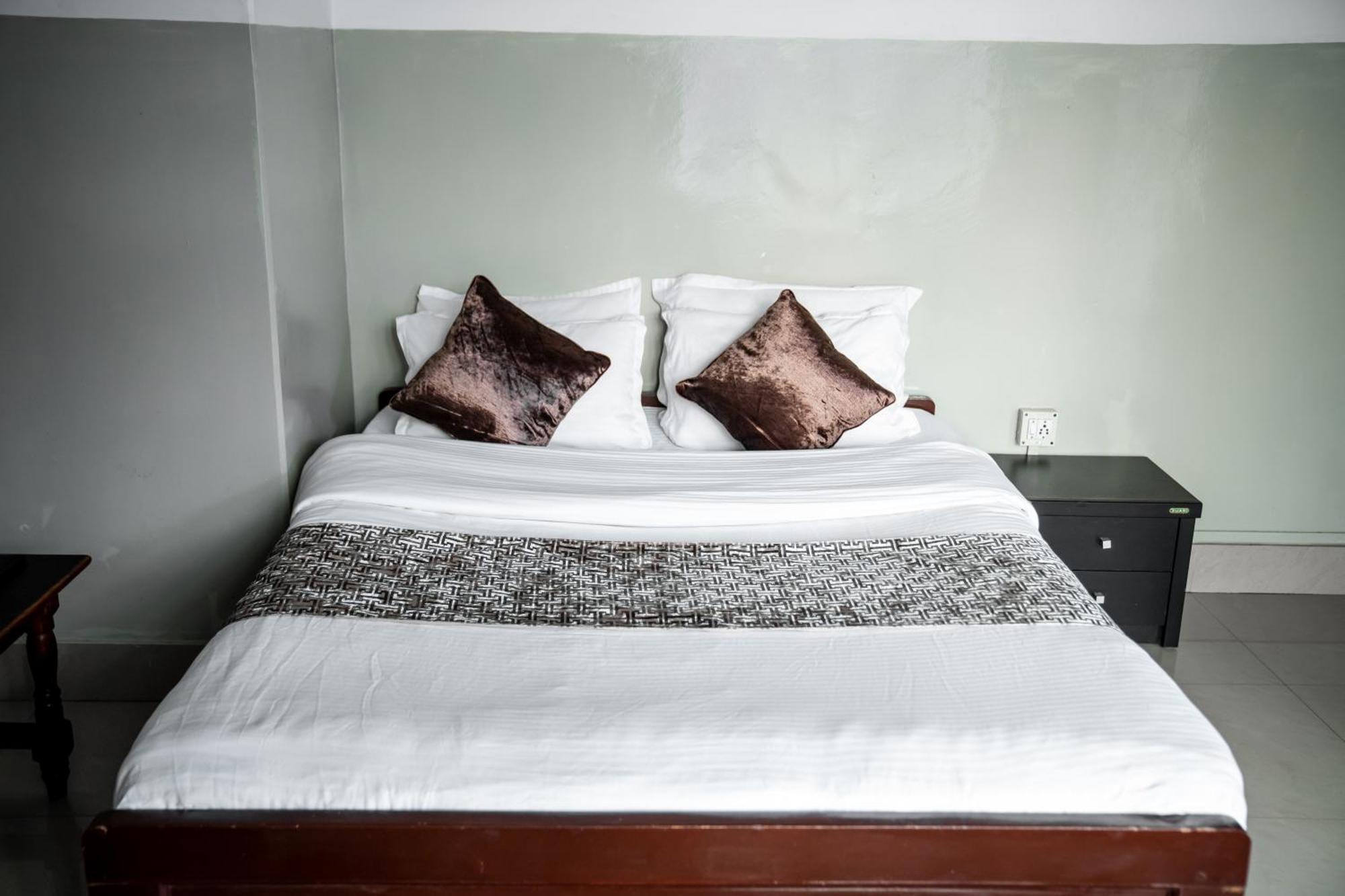 2K Hotel Kohima Экстерьер фото