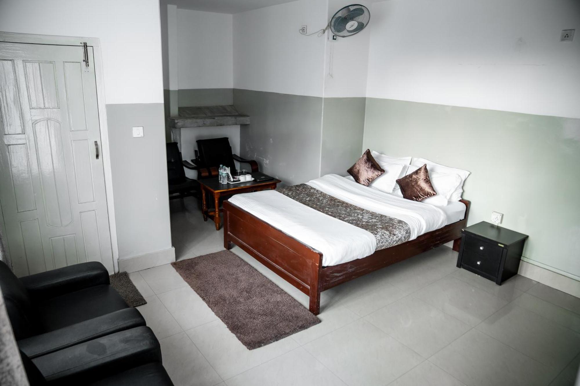 2K Hotel Kohima Экстерьер фото