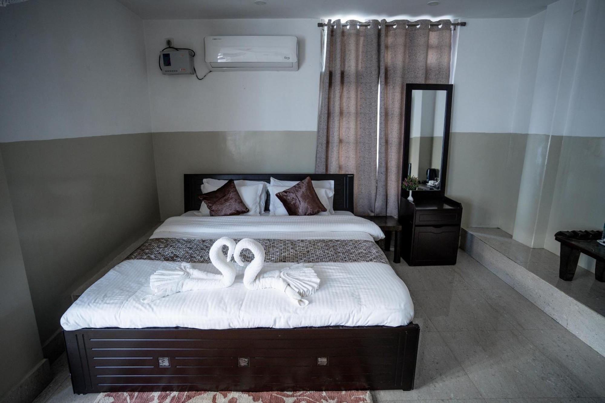 2K Hotel Kohima Экстерьер фото